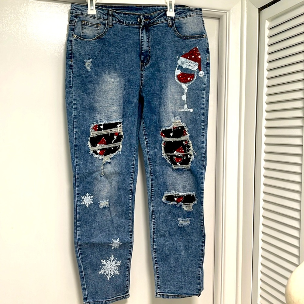 NWT Evaless stretch boyfriend jeans with Santa wine glass SZ 16